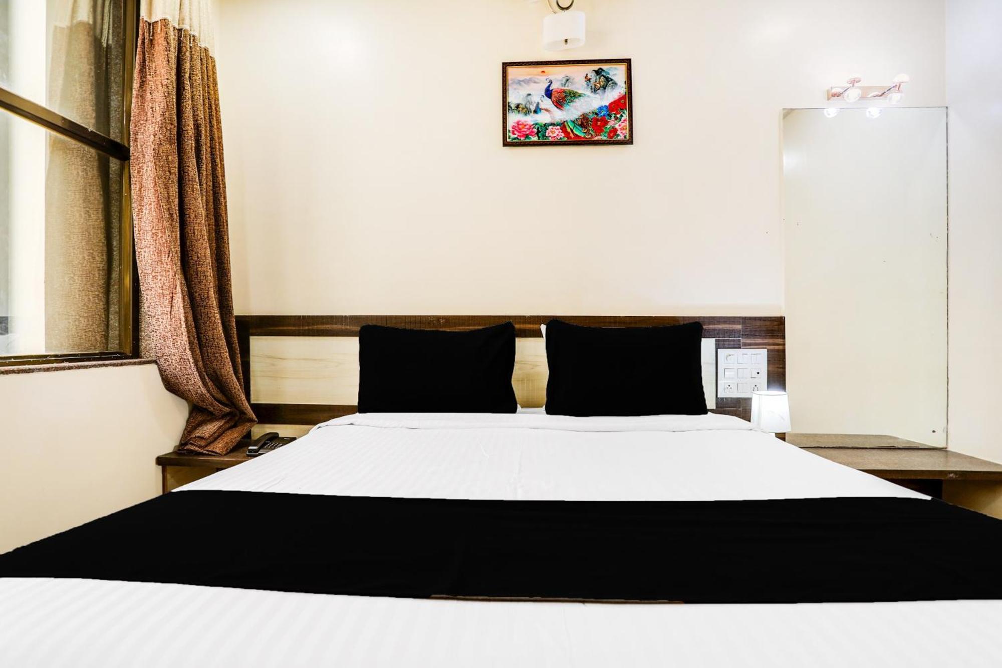 Super Hotel O Palkhi Road Near Sai Baba Temple Formerly Netra Sai シルディ エクステリア 写真