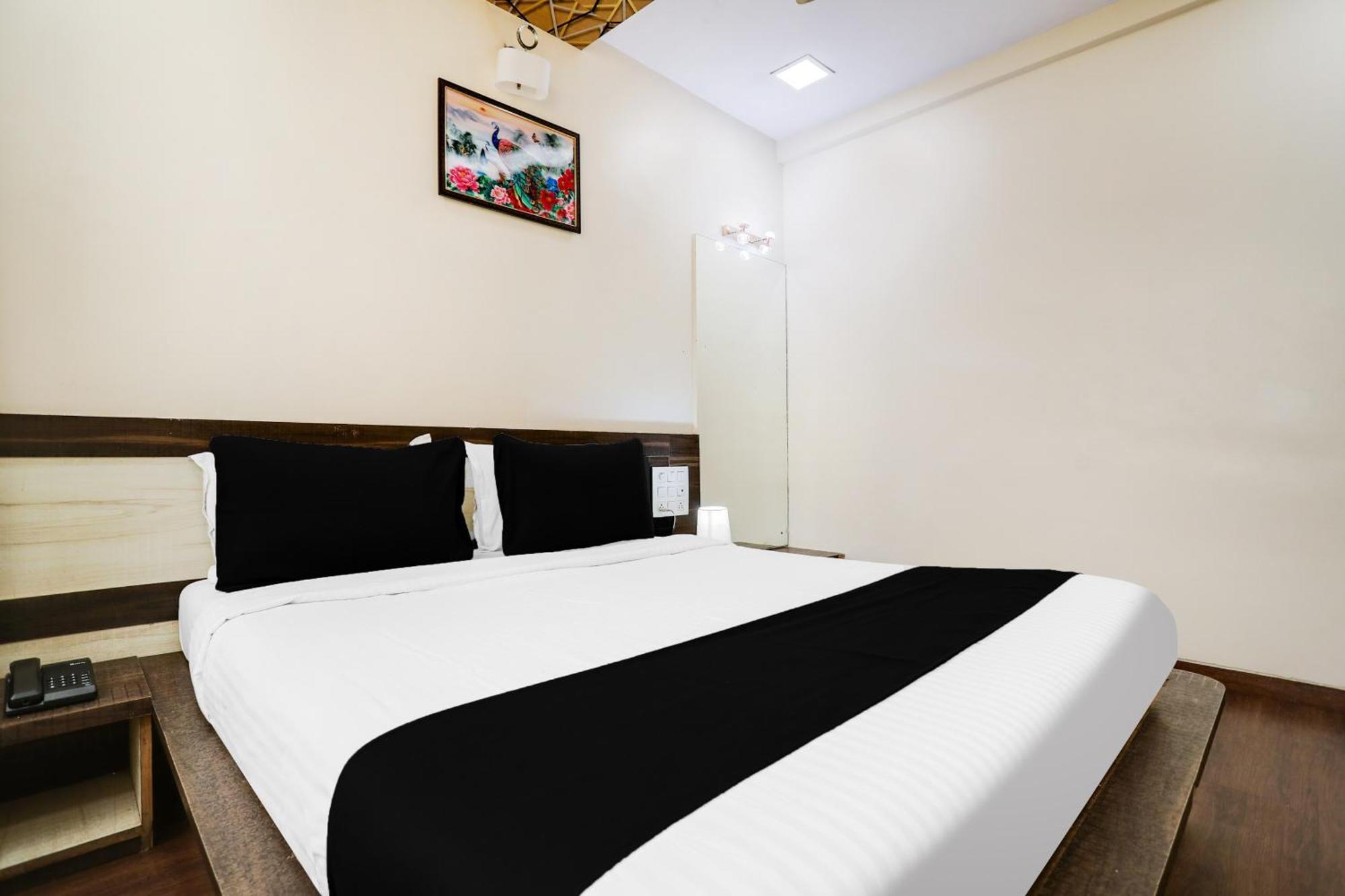 Super Hotel O Palkhi Road Near Sai Baba Temple Formerly Netra Sai シルディ エクステリア 写真