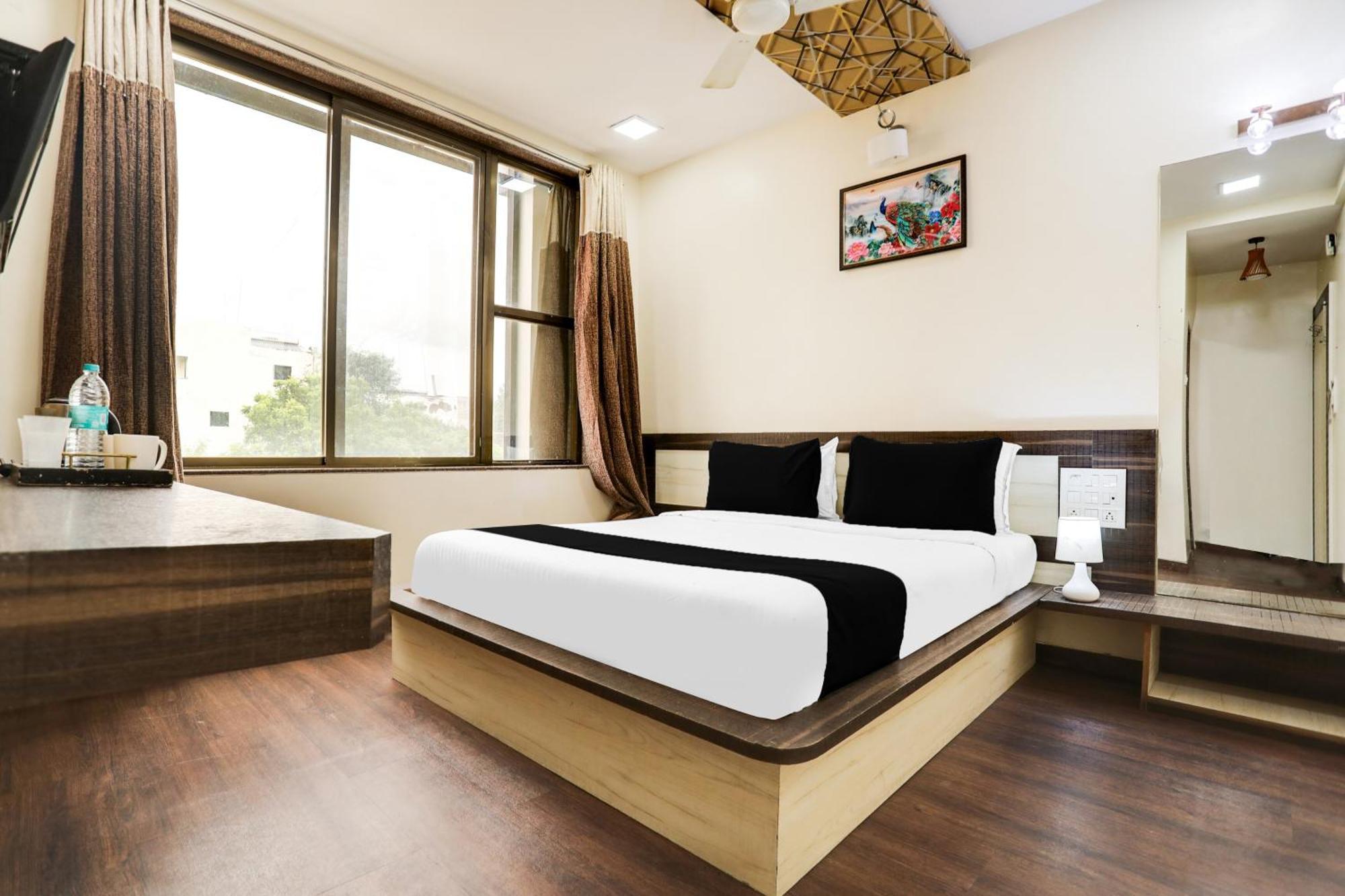 Super Hotel O Palkhi Road Near Sai Baba Temple Formerly Netra Sai シルディ エクステリア 写真